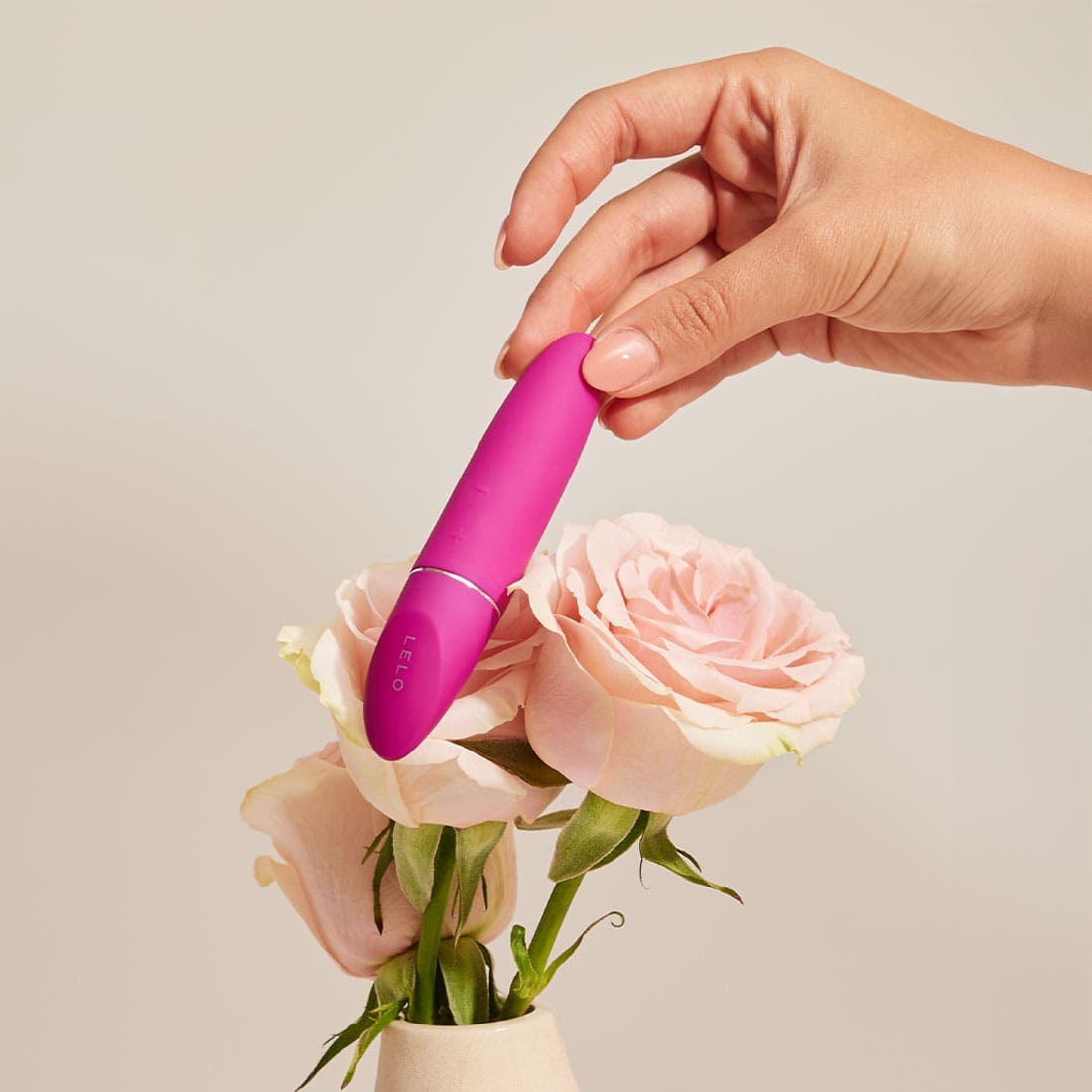 Lelo Mia 3 Trứng Rung Ngụy Trang Hình Thỏi Son Cao Cấp - Thụy Điển Lelo Mia 3 Trứng Rung Ngụy Trang Hình Thỏi Son Cao Cấp - Thụy Điển