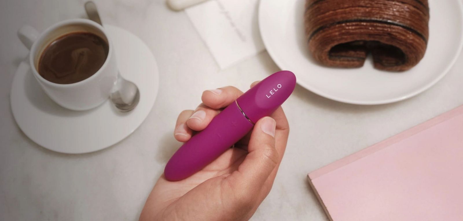 Lelo Mia 3 Trứng Rung Ngụy Trang Hình Thỏi Son Cao Cấp - Thụy Điển Lelo Mia 3 Trứng Rung Ngụy Trang Hình Thỏi Son Cao Cấp - Thụy Điển